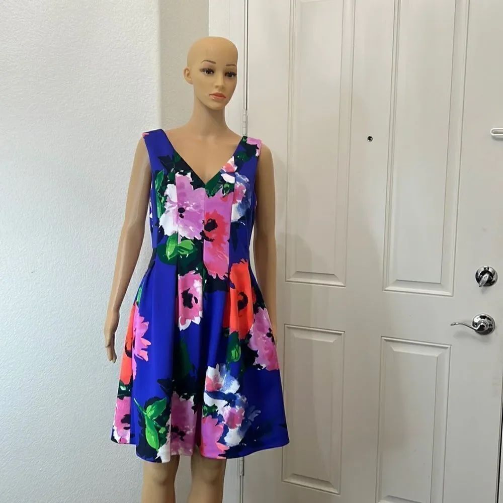 Vince Camuto Dress Size 10 V Neck Sleeveless Midi Lined Blue Pink Purple Floral